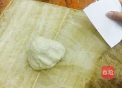 Illustration of how to make Hass bread with powdered sugar 2