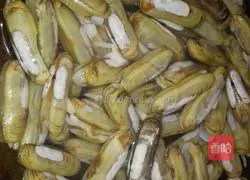 Illustration of how to make spicy razor clams 2