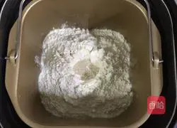 Illustration of how to make meat floss sausage bread 1