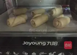 Sausage Bread Recipe Illustration 11