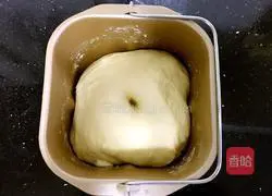 Illustration of how to make meat floss rolls 5