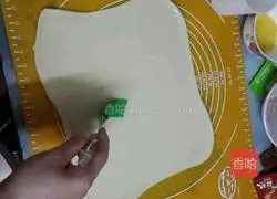 Illustration of how to make hand-shredded bread 8