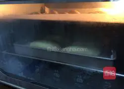 Illustration of how to make meat floss bread 15