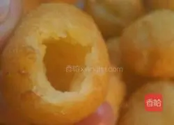 Illustration of how to make hollow glass balls 10