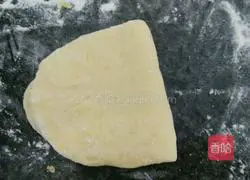 Illustration of how to make Chinese coconut bread 7