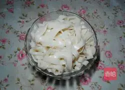 Illustration of making braised beans and noodles 7