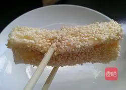 Illustration of how to make banana bread rolls 7