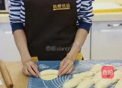 Honey Coconut Bread Recipe Illustration 8