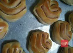 Illustration of making bean paste bread 4