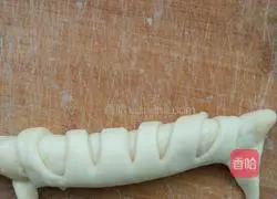 Illustration of making jujube garland bread 10