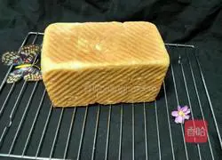  Illustration of how to make purple rice cheese bread 1