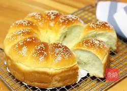 Illustration of how to make seaweed and meat floss bread 16