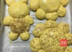 Illustration of how to make flower and rabbit bean paste bread 7