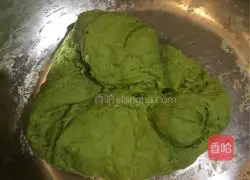 Illustration of how to make matcha mochi bread 2