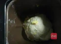 Illustration of how to make bacon, ham and cheese bread 2