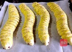Caterpillar bread recipe 10