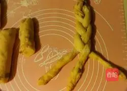 Spring Wreath Bread Recipe Illustration 12