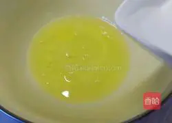 Illustration of how to make eight-inch chiffon cake 8