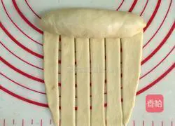 Illustration of how to make meat floss sausage bread 8