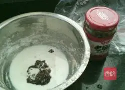 Illustration of how to make cumin, eight-treasure porridge, satay, custard and flatbread pudding 3