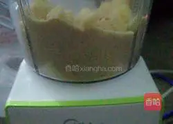 Illustration of making homemade bread crumbs 3