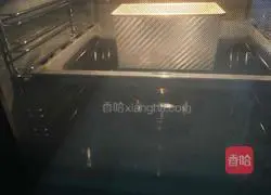 Illustration of how to make jam sandwich bread 12