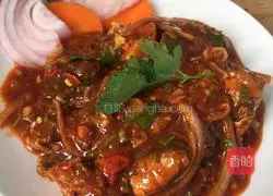 Thai Tuna Salad Recipe Illustration 10