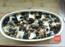 Illustration of how to make grapefruit-flavored blueberry bread pudding 8