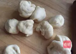 Santa Bread Recipe Illustration 9