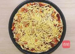 Illustration of how to make shrimp and chicken pizza 3