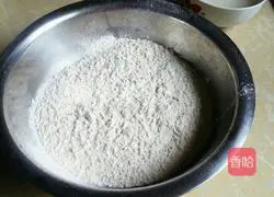 Illustration of how to make meat floss pancakes 3