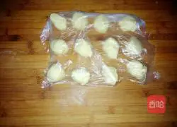 Illustration of how to make bath coconut bread 8