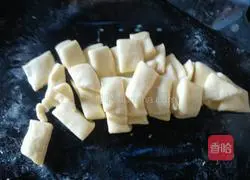 Illustration of how to make hand-shredded bread 7