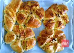 Illustration of how to make coconut bread 16