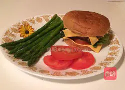 Illustration of how to make beef hamburgers 6