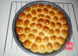 Illustration of how to make money buns 14