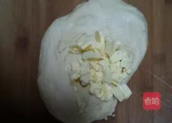 Illustration of how to make nut bread 5