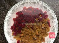 Illustration of how to make butter fruit rolls 3