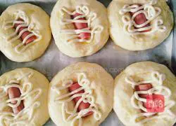 Illustration of how to make ham bread 9