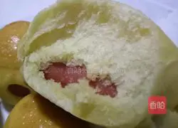 Illustration of how to make mini sausage bread 16