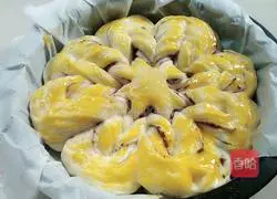 Illustration of how to make flower-shaped bean paste bread 18