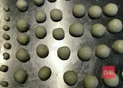 Illustration of how to make cute little bear buns 5