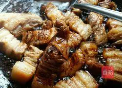 Illustration of how to cook pork with bamboo shoots 5