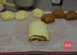 Illustration of how to make two-color toast bread 11