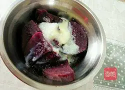 Illustration of how to make purple potato mashed bread rolls 2