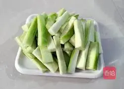 Illustration of how to make loofah fried bread 2