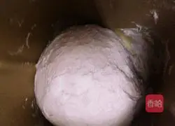 Illustration of how to make black sesame, purple sweet potato and yam bread 4