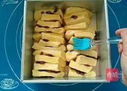 Illustration of how to make yogurt cranberry shredded bags 14