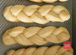 Coconut braided bread recipe 8
