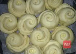 Rose bread recipe illustration 9